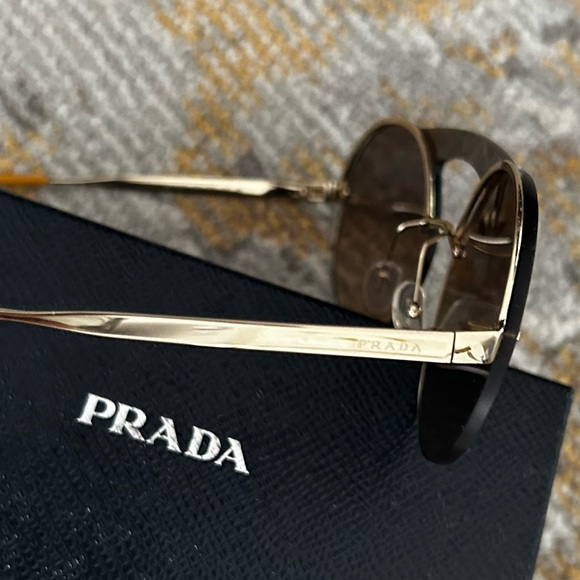 Prada sunglasses SPR65T - Picture 4 of 6
